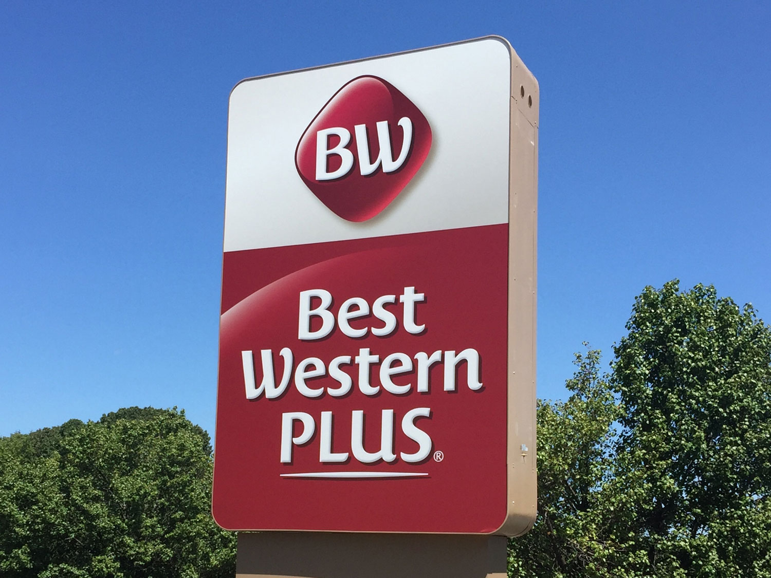 Best Western Plus Signage